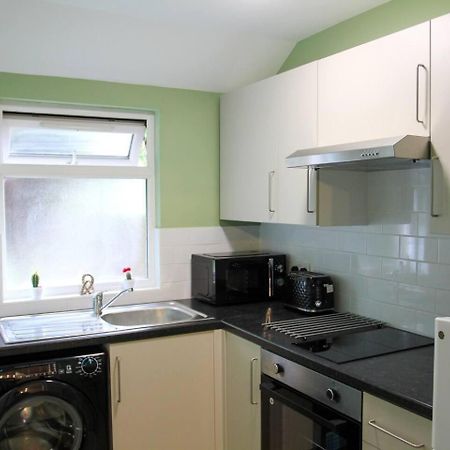 Studio-Sleeps 4-10 Min H Potter-17 Min London Watford  Buitenkant foto