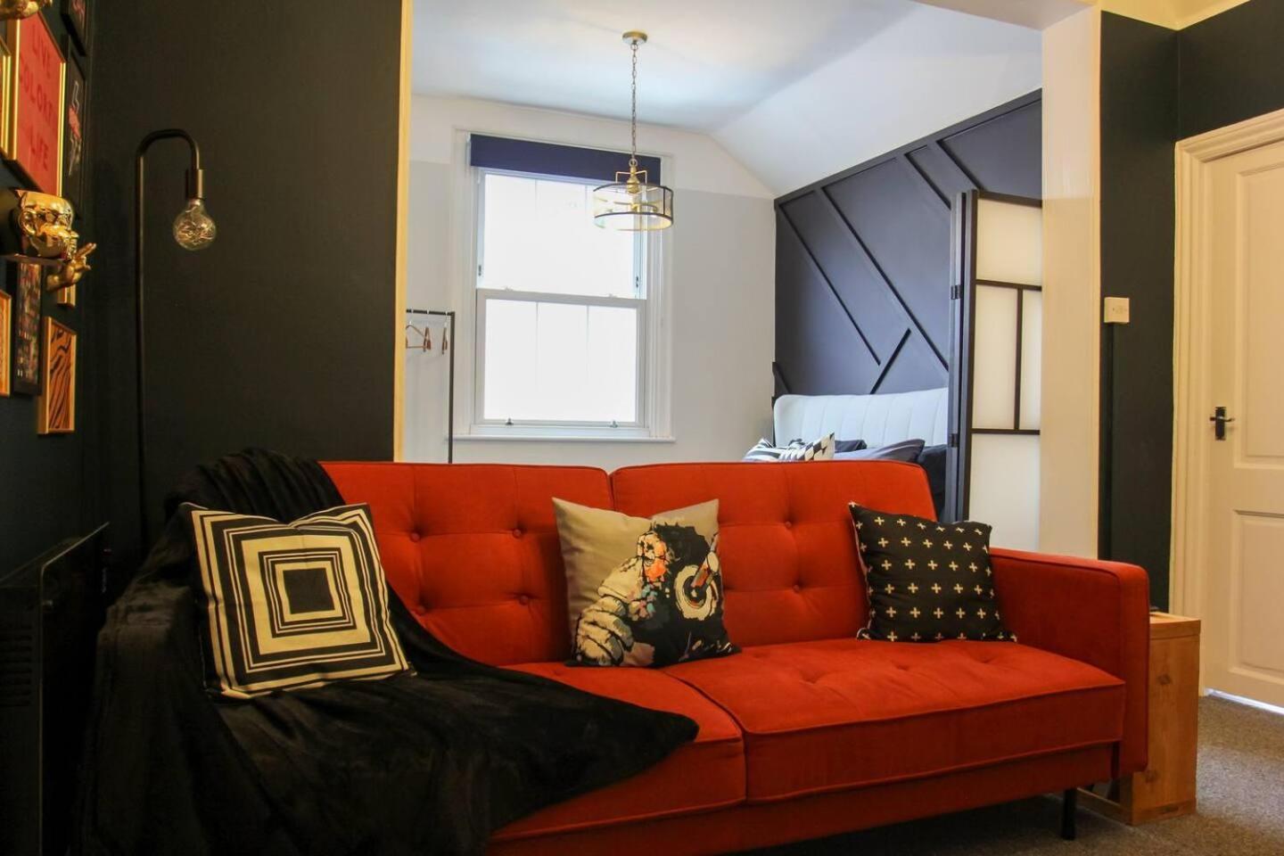 Studio-Sleeps 4-10 Min H Potter-17 Min London Watford  Buitenkant foto